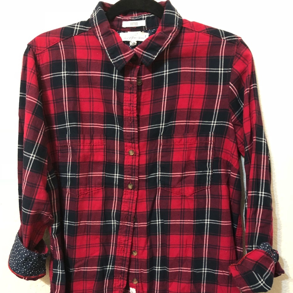 FALL🍂 H&M LOGG Flannel button top with star trim